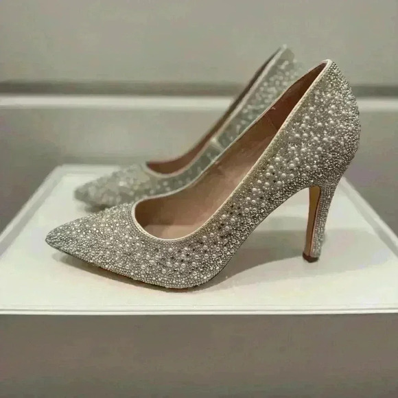 Galina Signature PEARL AND CRYSTAL POINTED- TOE PUMPS - Picture 5 of 7